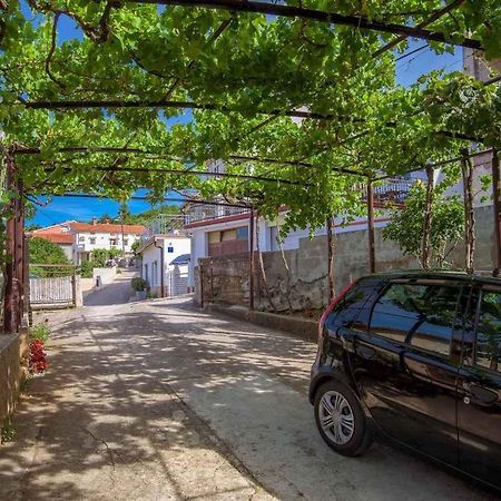 Apartment In Vrbnik/Island Krk 35825 Екстер'єр фото