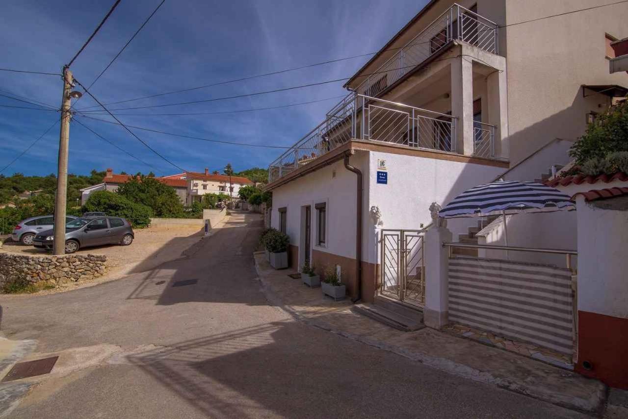 Apartment In Vrbnik/Island Krk 35825 Екстер'єр фото